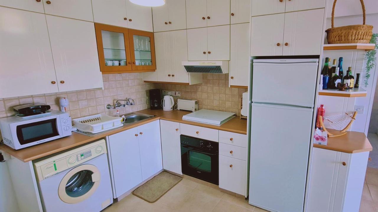 Stay Camelia Apartment Ларнака Екстериор снимка