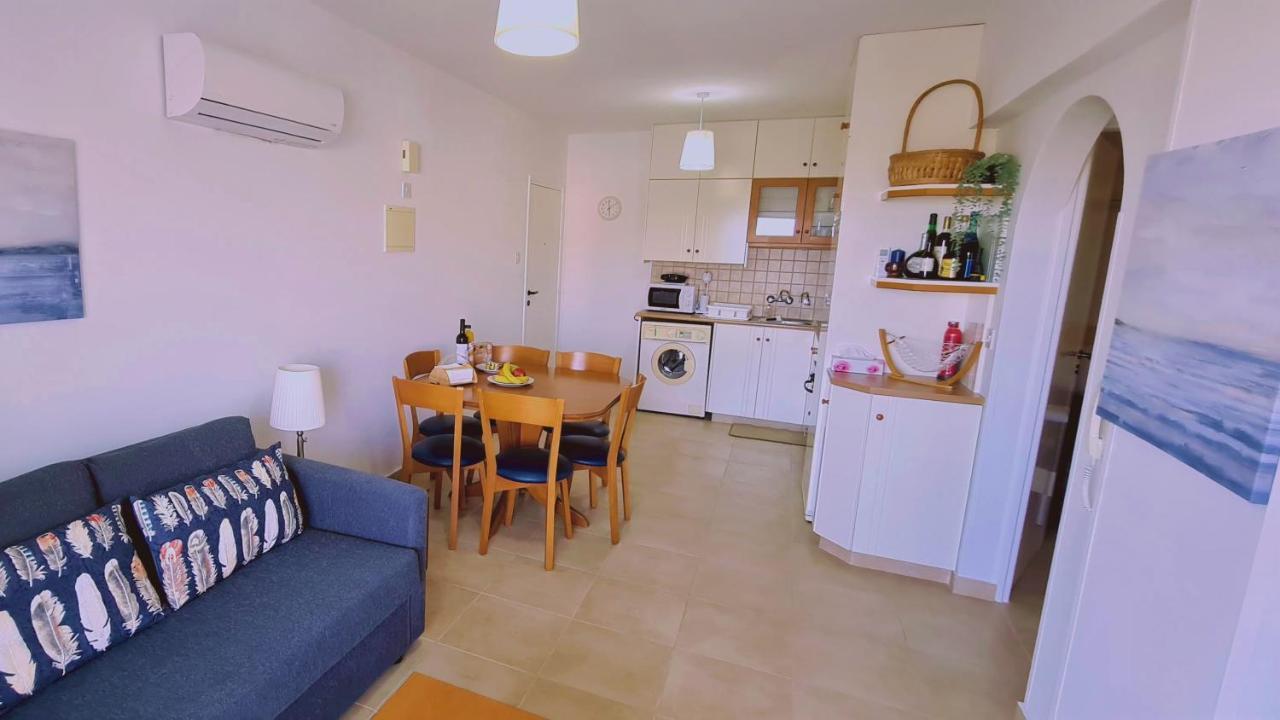 Stay Camelia Apartment Ларнака Екстериор снимка